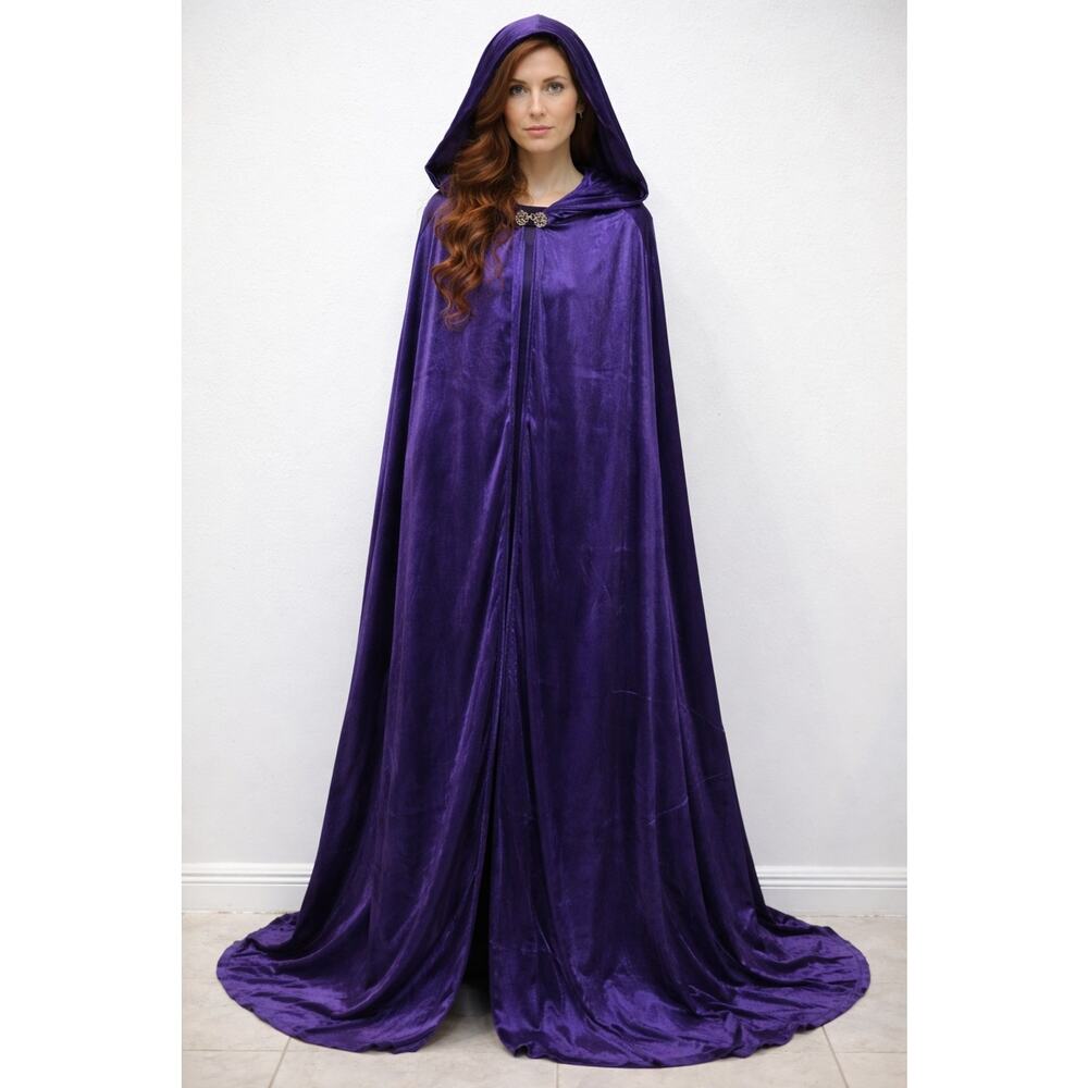 Adult Cloak lavender velvet cape w/ clasp " NWT